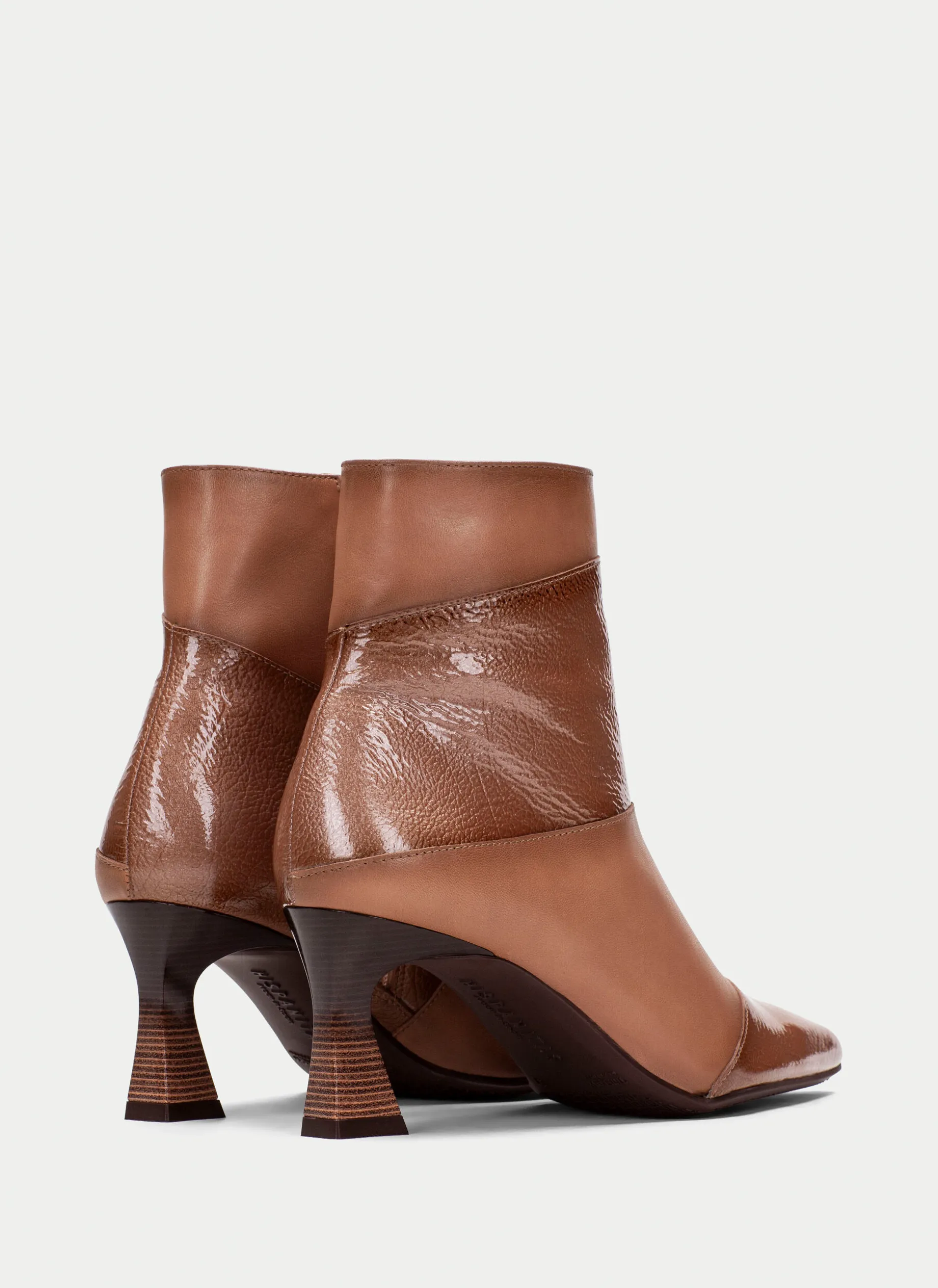 Botins dalia almond