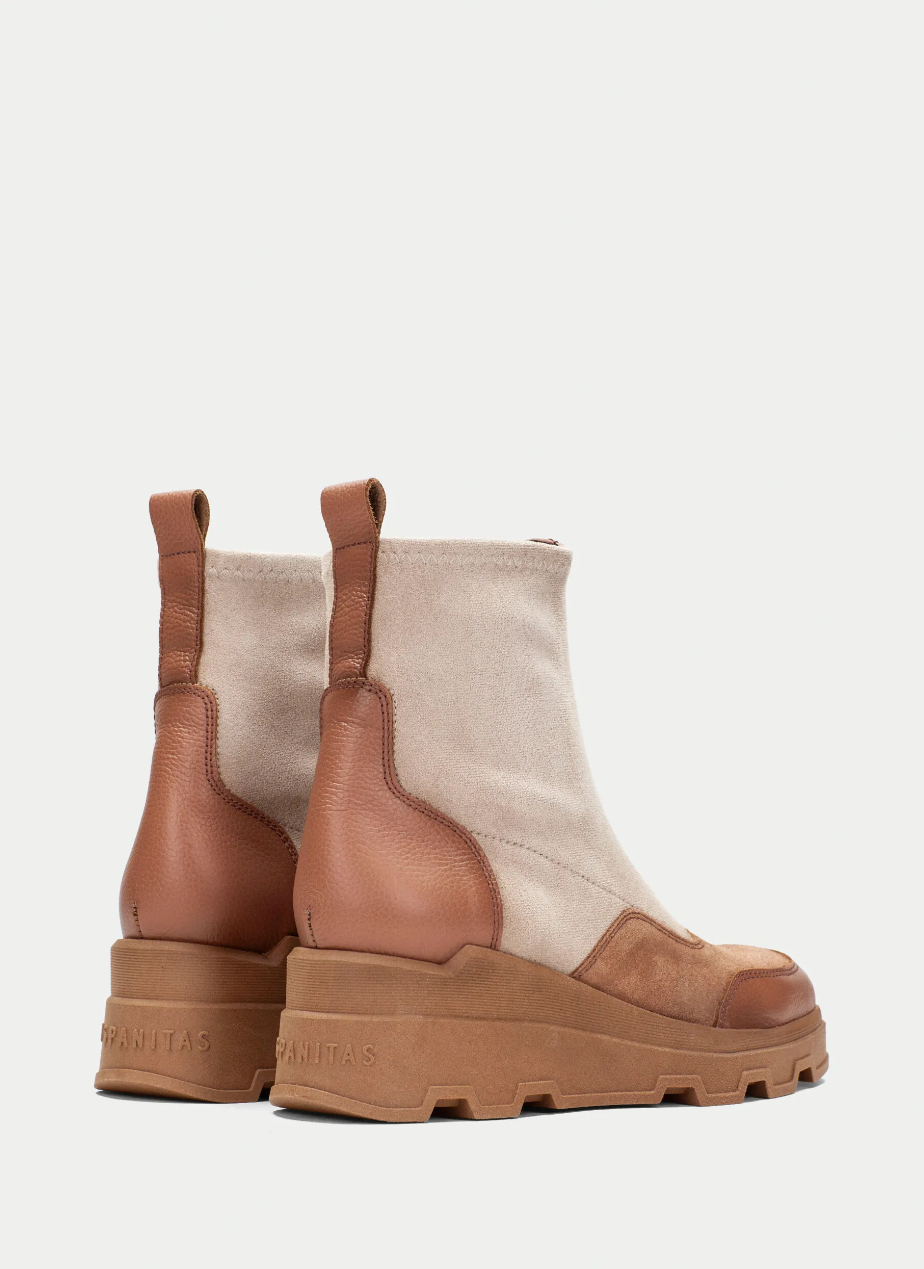 Botins florencia almond