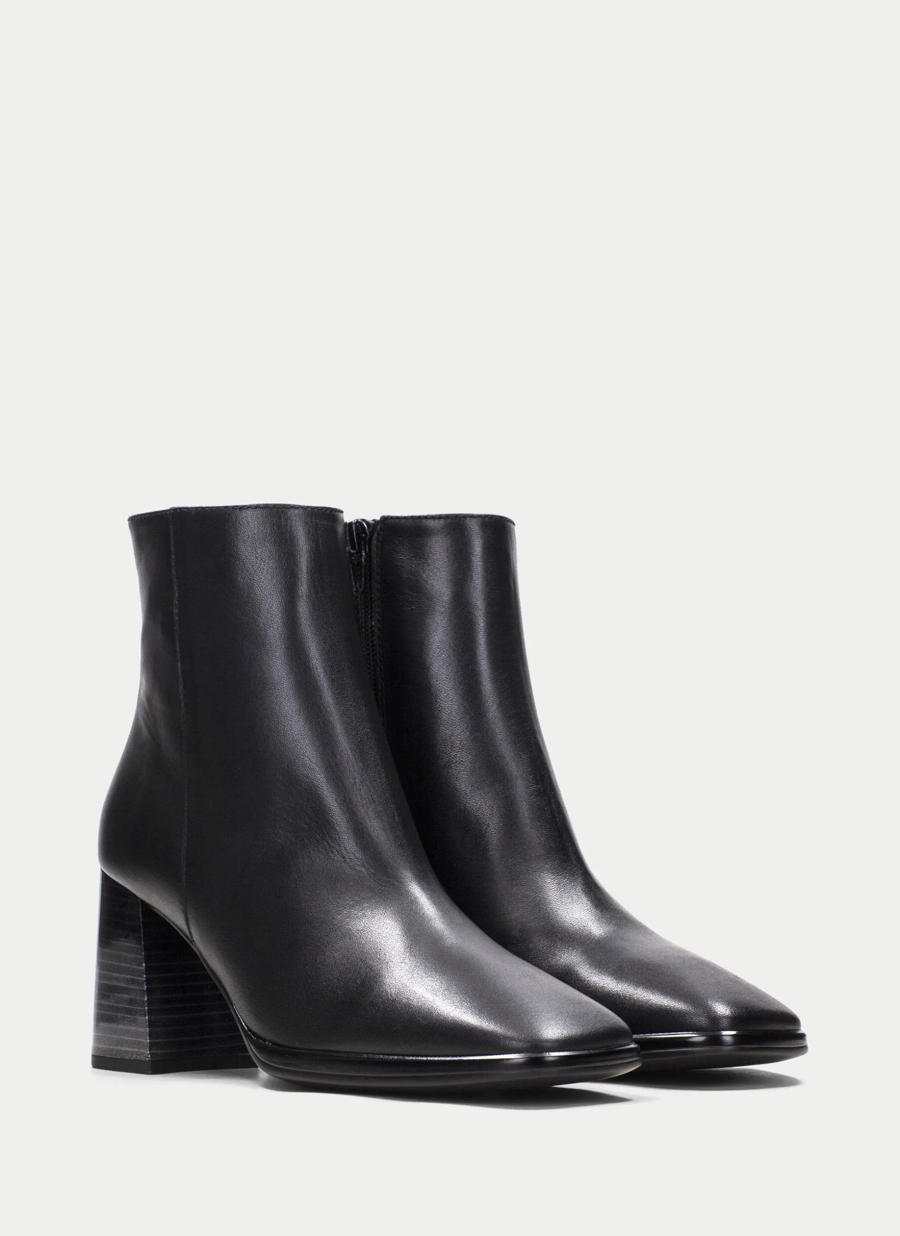 Botins monaco preto