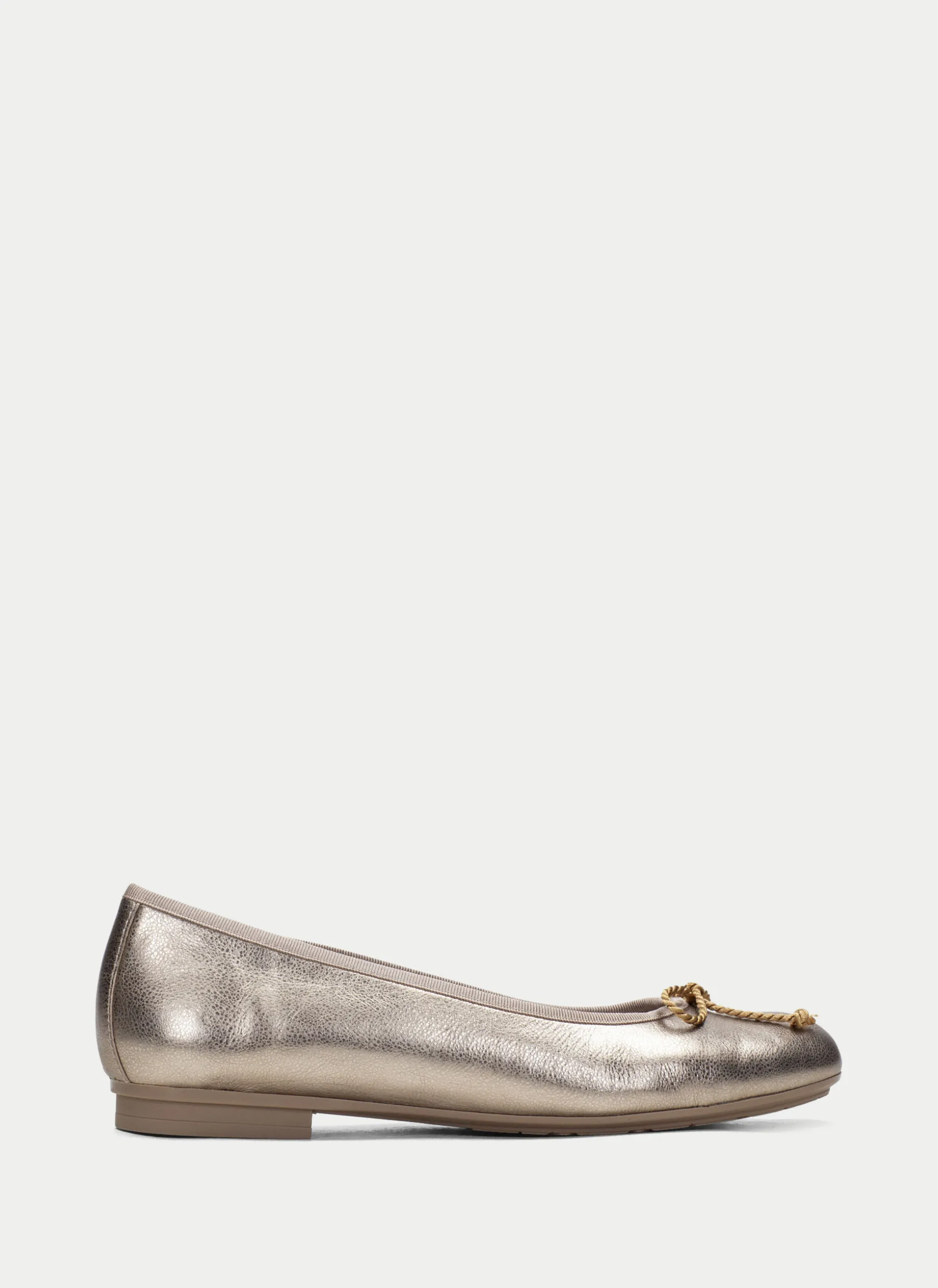 Sabrina basil oro