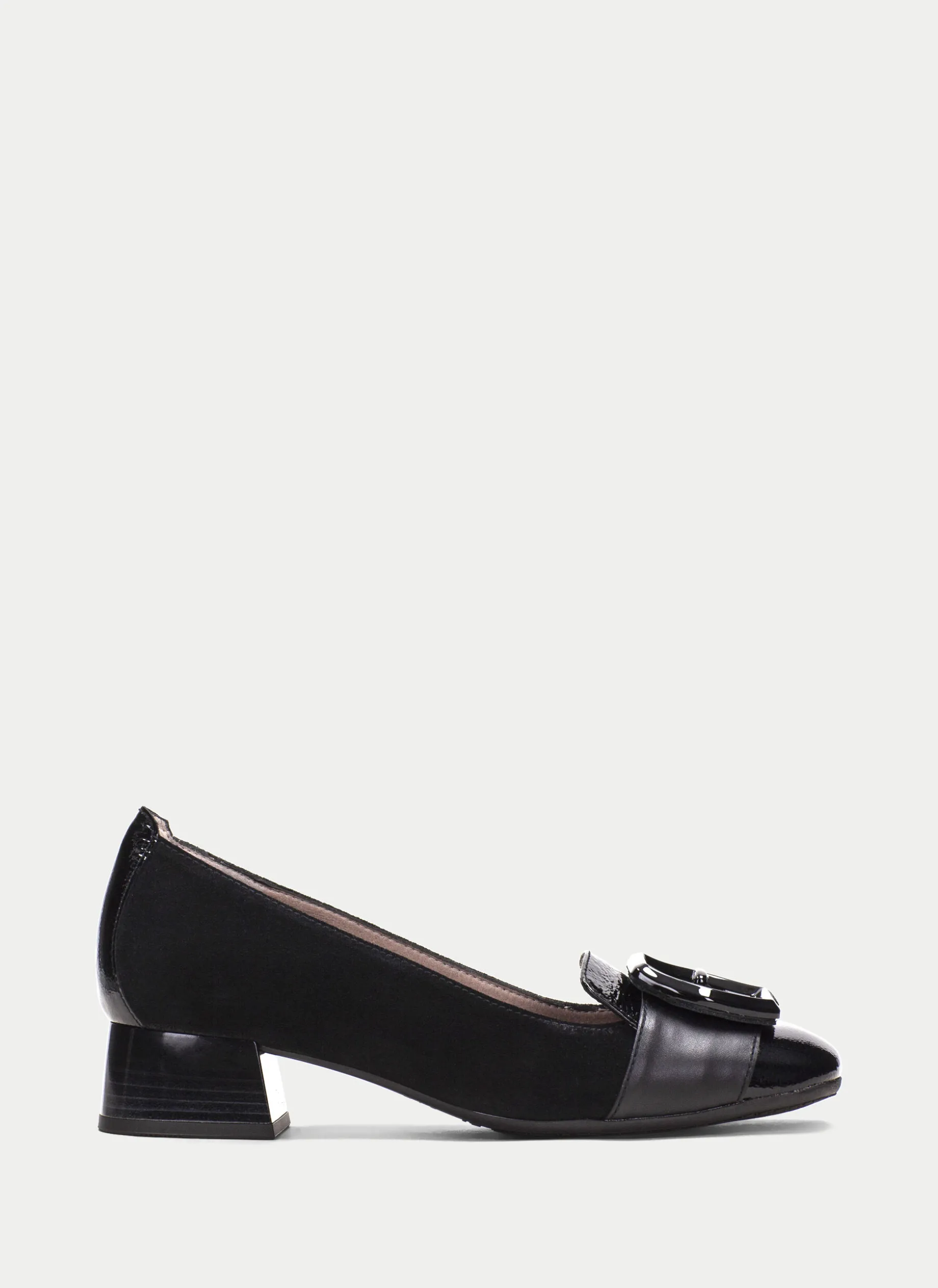 Sabrina manila preto