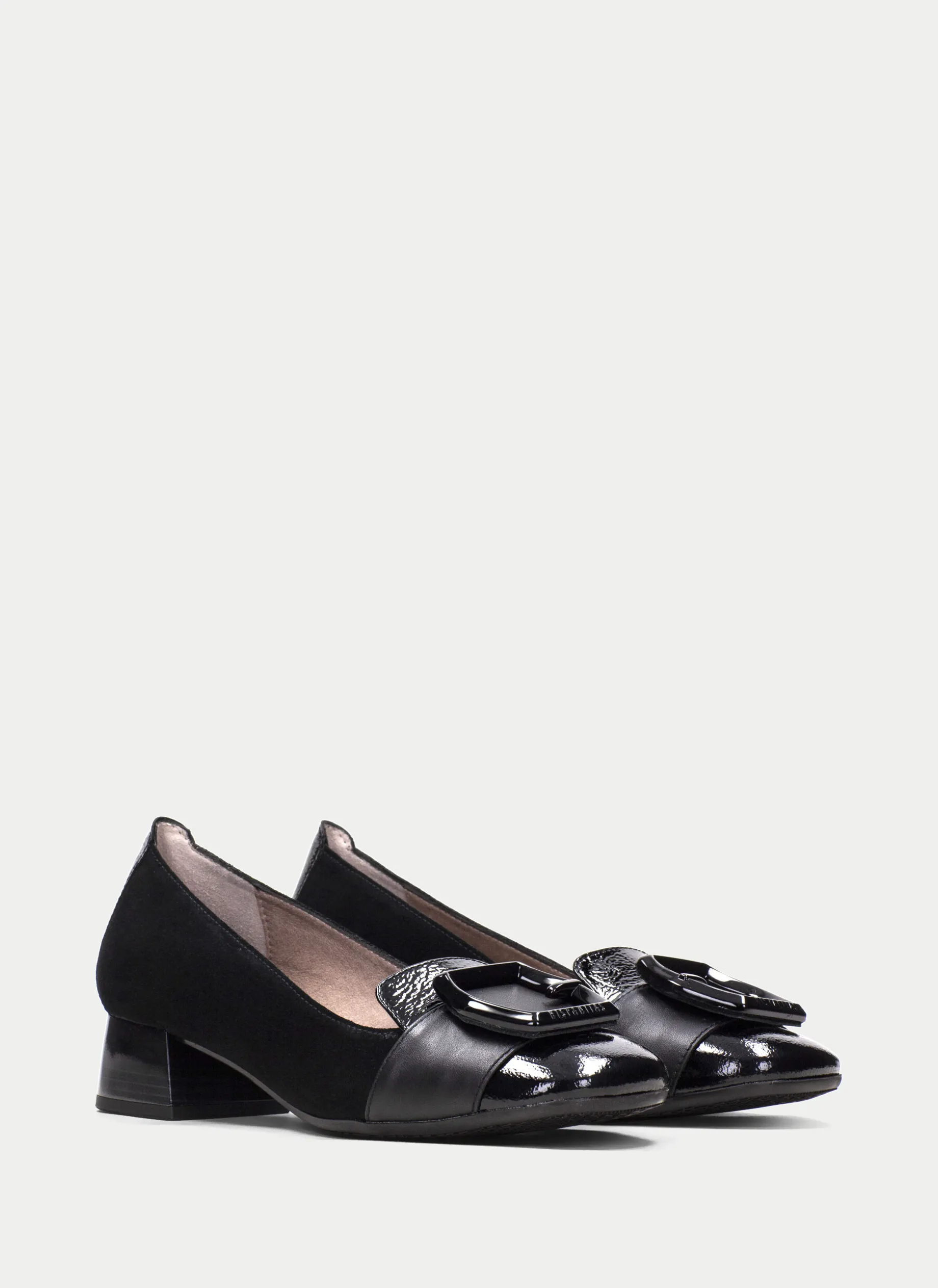 Sabrina manila preto