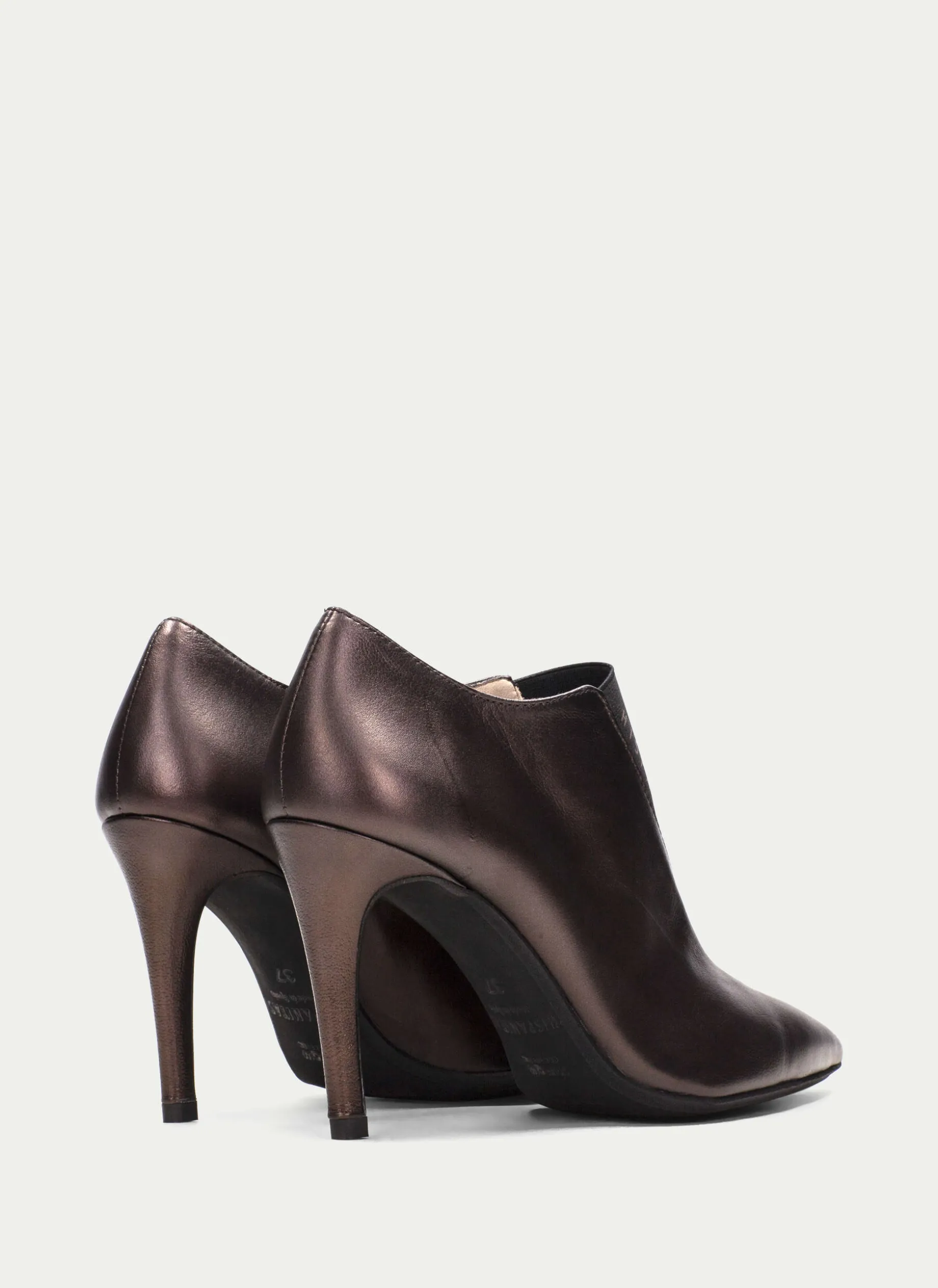 Sapato Fechado samanta bronze