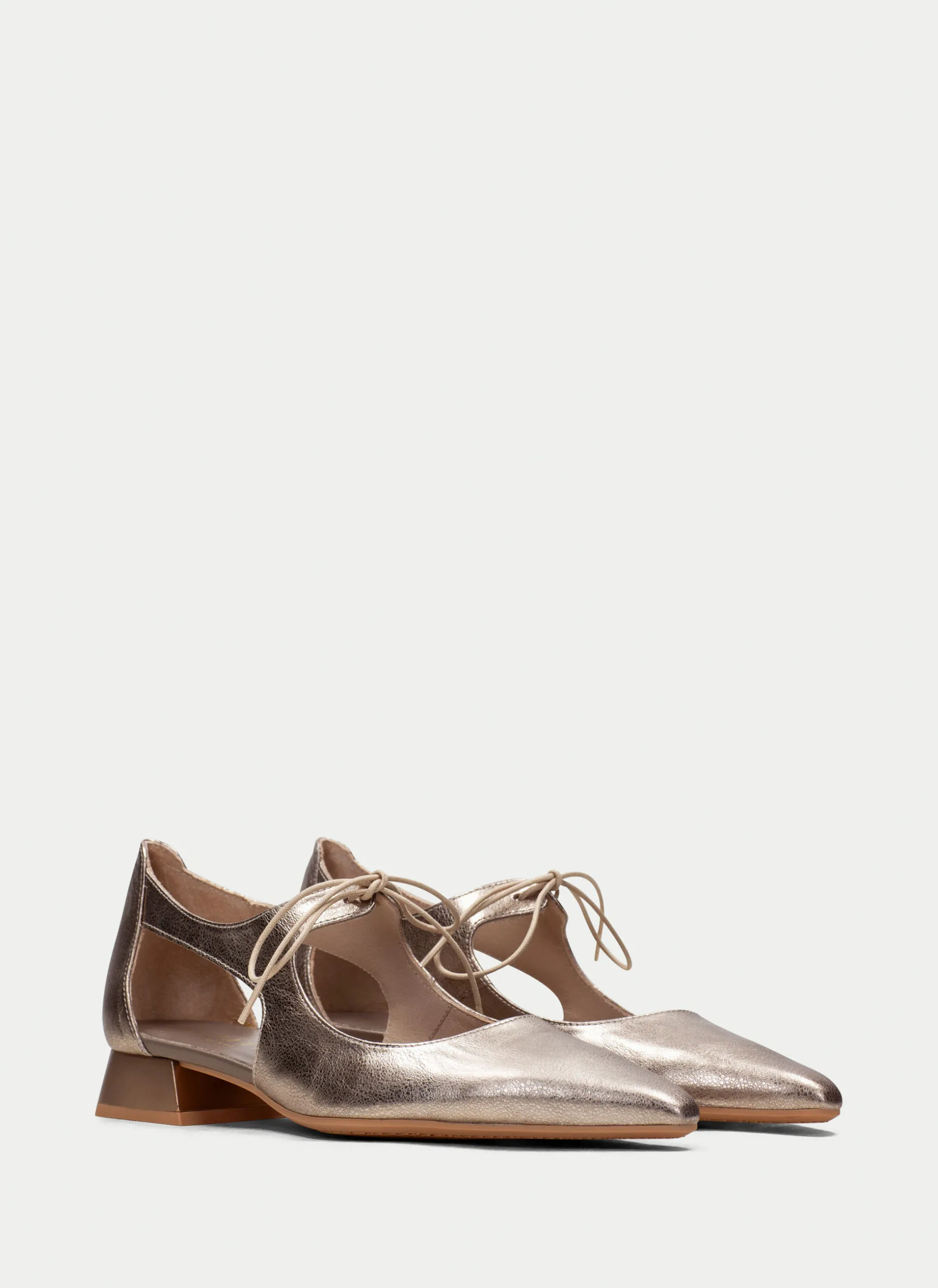 Sapatos rasos dali oro