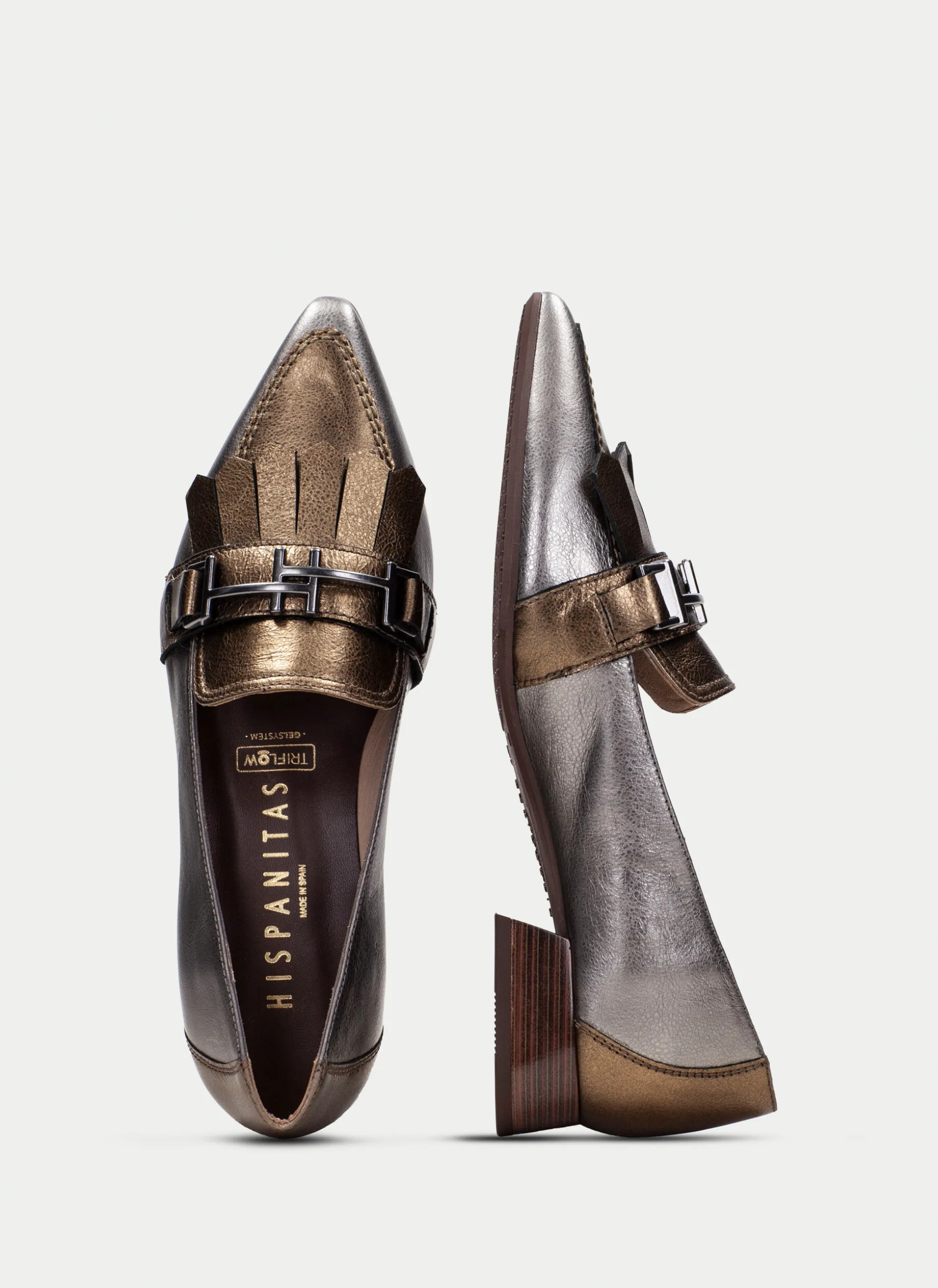 Sapatos rasos dali ouro-aço