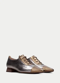 Sapatos rasos dali ouro-aço
